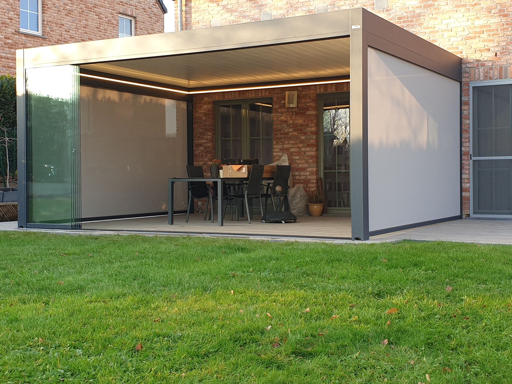 Overkapping met screens Verano lamellen overkappingen